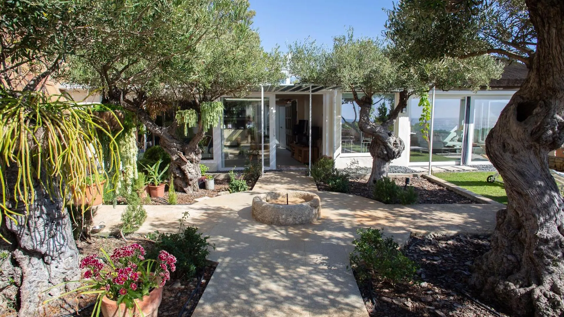 Love Garden Bolonia Spain